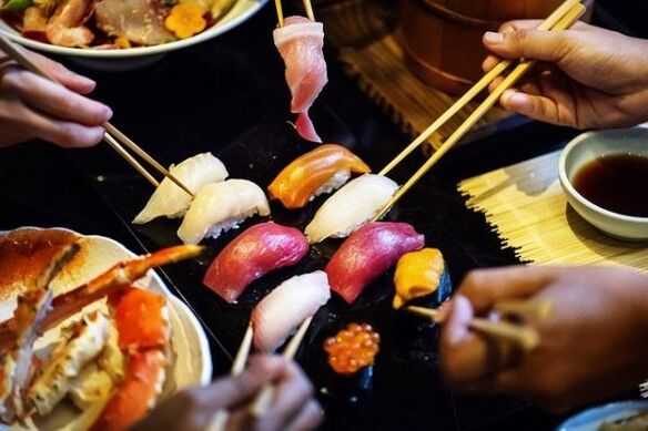 Japon diyetinde yemek yemek